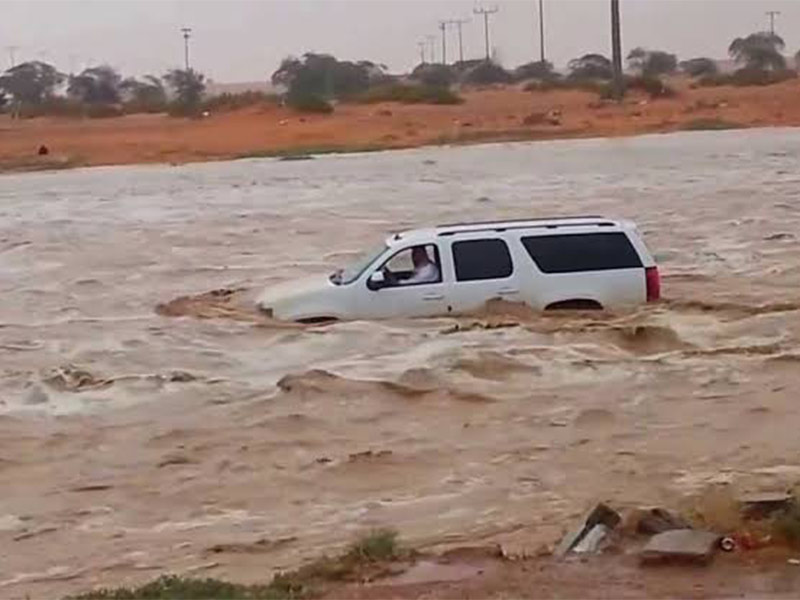 سيول جارفة لم تحدث منذ 30 عامًا في قرية ملَح في خليص